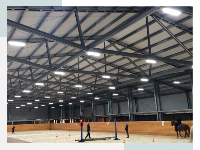 Строительство конных манежей от 608 руб в Климовск